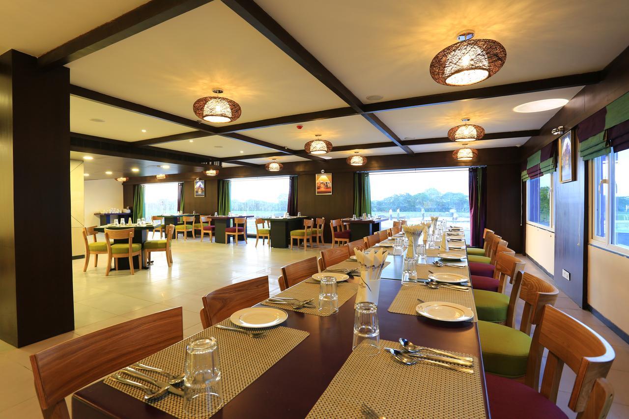 Nandan Kanan Hotel & Resort Sipra Exterior foto