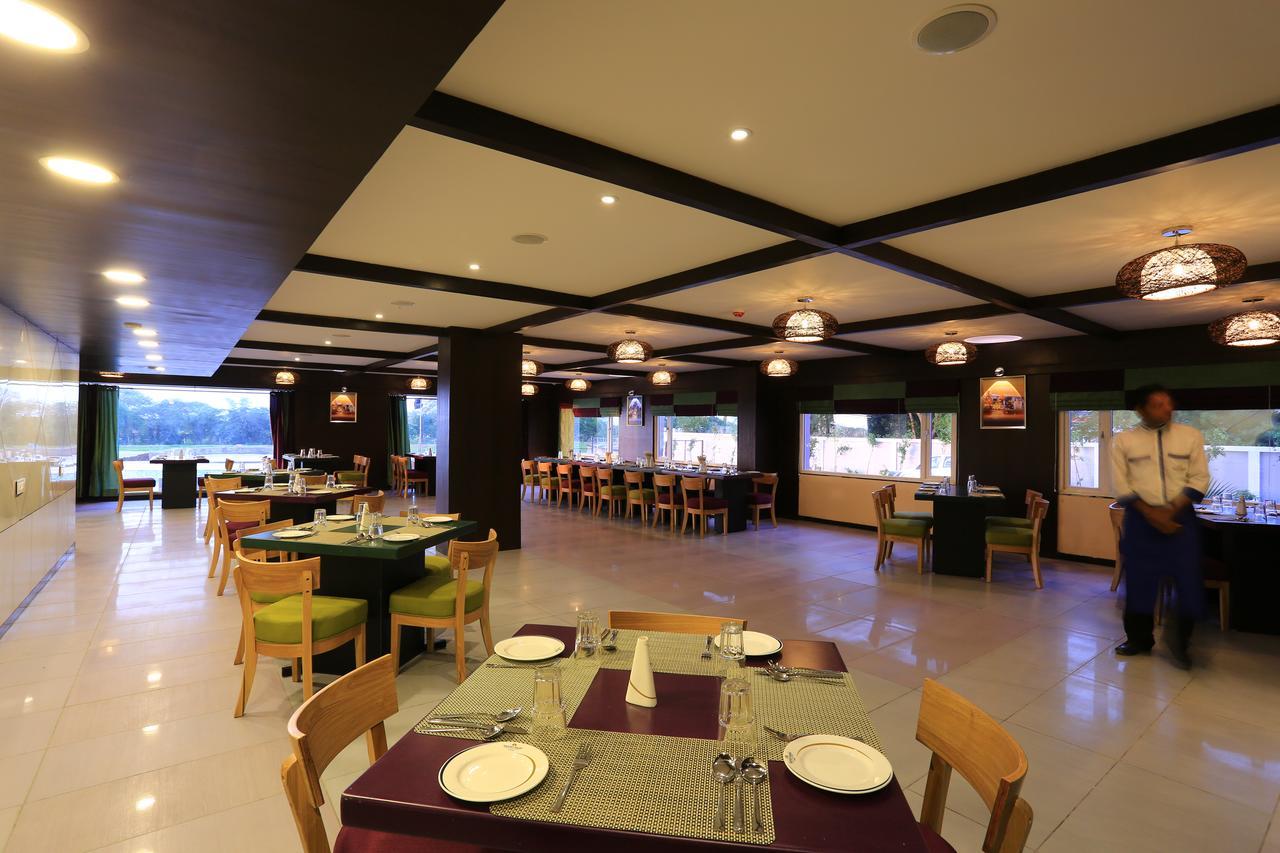 Nandan Kanan Hotel & Resort Sipra Exterior foto